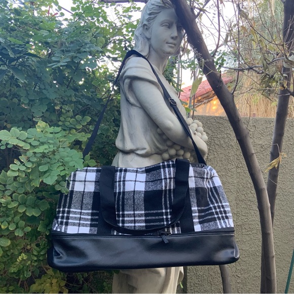 DSW black/white Plaid Weekender Bag - Picture 9 of 10